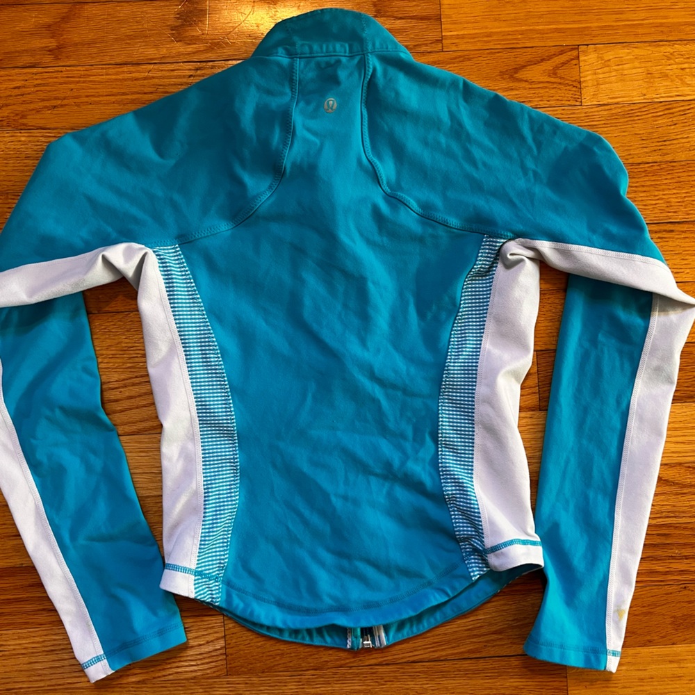 lululemon athletica Blue and White Jacket - Picture 2 of 5
